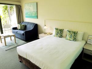 Ballina Beach Resort客房内的一张或多张床位