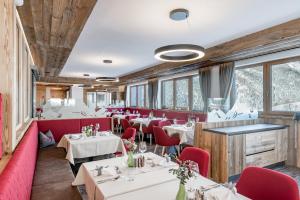 Hotel Burgstein - alpin & lifestyle餐厅或其他用餐的地方