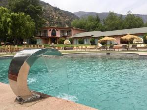 SEL Lodge - Aventura y Descanso内部或周边的泳池