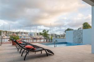 格罗斯岛Waters Edge Villas by Bay Gardens Resorts的相册照片