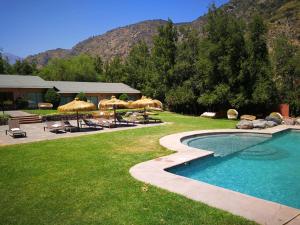 SEL Lodge - Aventura y Descanso内部或周边的泳池