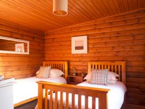 斯特拉西尔Hillside Log cabin, Ardoch Lodge, Strathyre的相册照片