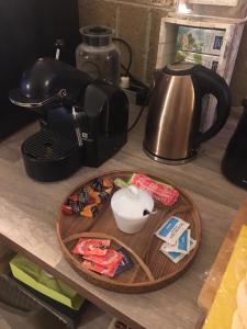Il Giardino di Daphne的咖啡和沏茶工具