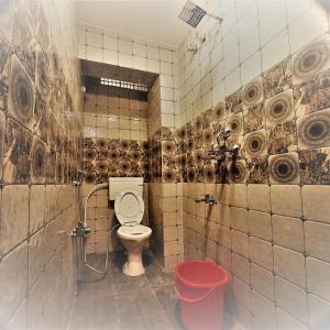 Maa Durga Inn的一间浴室
