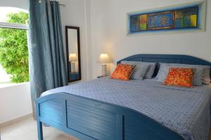 Royal Palms Apartment - Sweet Jewel Apartments客房内的一张或多张床位