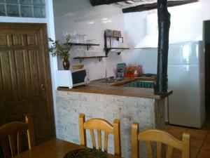Bubión. Alpujarra Granadina的厨房或小厨房