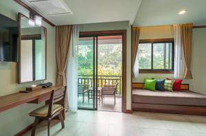 Andaman Breeze Resort - SHA Plus的休息区