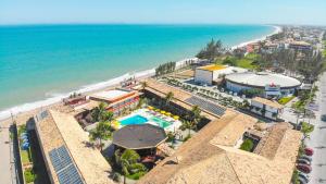 里约达欧特拉斯韦拉欧普拉亚酒店的享有度假胜地和海滩的空中景致