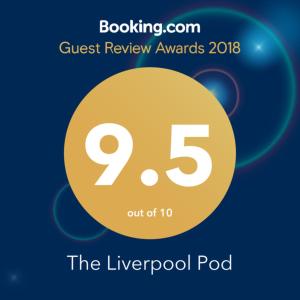 利物浦The Liverpool Pod Travel Hostel的黄色圆圈,有修行评奖和 ⁇ 牛座奖