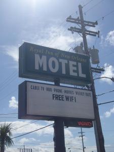 新奥尔良新奥尔良皇家酒店的 ⁇ 上汽车旅馆的标志