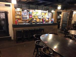 克鲁斯克斯宾馆酒廊或酒吧区