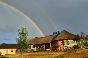 RibanengRibaneng Lodge的天上一排彩虹