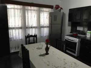 Casa Santana do Paraíso的厨房或小厨房