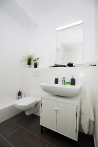 My room serviced apartment-Messe的一间浴室