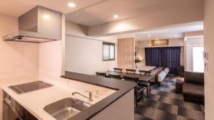 Zen Kyoto Apartment Hotel的休息区