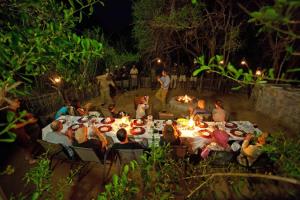 巴卢莱自然保护区恩祖韦尼野味旅舍的相册照片
