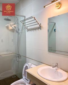 Bảo Thịnh 2 Hotel的一间浴室