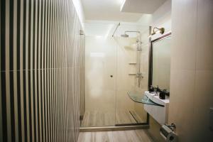 Briana Luxury Studio的一间浴室