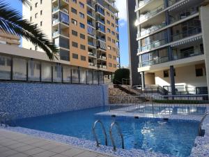 Apartamentos Tamarindo Cala de Finestrat内部或周边的泳池