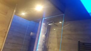 modern Hoteliving Gießen的一间浴室