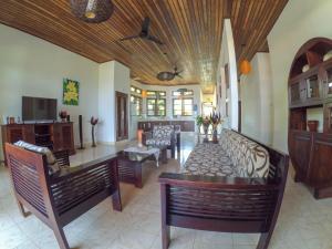 BanjarOcean Beachfront Villa Dini的相册照片