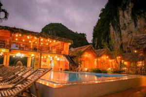 Tam Coc Wonderland Bungalow内部或周边的泳池