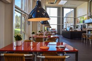 Danhostel Nørresundby Skansen餐厅或其他用餐的地方