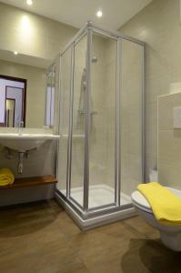 瓦切霍夫酒店的一间浴室