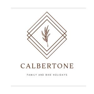 乌尔比诺Calbertone Family and Bike Holidays的家庭和五节假日的优雅标志