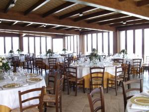 科尔萨罗尼禄酒店餐厅或其他用餐的地方