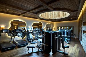 阿尔皮纳格施塔德酒店的健身中心和/或健身设施