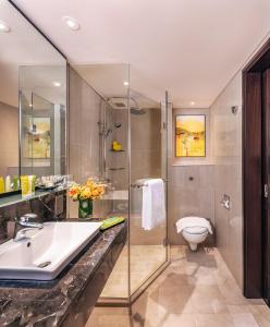 新加坡史各士皇族酒店的一间浴室