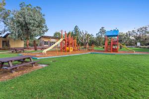 Rural 5 Star Villa's with Resort Amenities的儿童游玩区