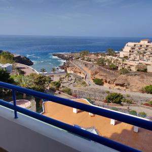 帕莱索海滩Studio Gio - Paraiso del Sur的从度假村的阳台上可欣赏到海景