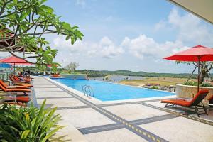 Grand Lagoi Hotel Bintan内部或周边的泳池