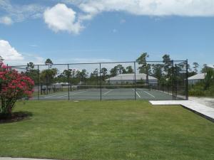 格尔夫海岸The Rookery Unit 3602的围绕着网球场的围栏
