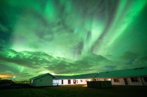 海拉沃斯酒店 的天空中北极光的图像