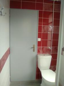 Gîte La Maison de LEA的一间浴室