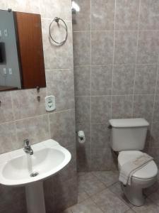 Hotel Nolasco的一间浴室