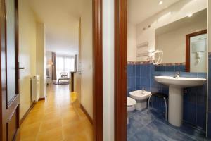 Apartamentos Urban Blue, Blue Hotels的一间浴室