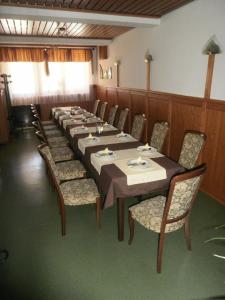 Pansion i restoran Bijela Ruža餐厅或其他用餐的地方