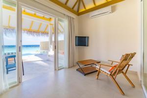 妮兰朵南环礁Sun Siyam Iru Veli Premium All Inclusive的海景客厅