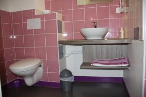 阿戈讷奥贝吉酒店的一间浴室