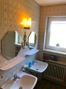 Ferienwohnungen / Ferienhaus Adelsried的一间浴室
