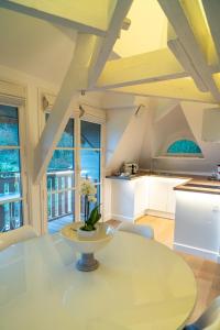 New Cottage & spa de nage Guesthouse的厨房或小厨房