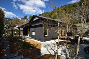 京都Aoi Suites at Nanzenji Modern & Traditional Japanese Style的山底房子