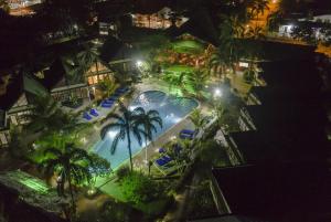 提卡娜迪若德洛酒店内部或周边泳池景观