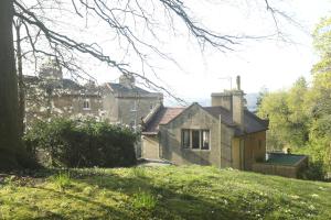 巴斯Entire Victorian Lodge in a privately gated estate with secure parking for two cars and a newly refurbished bathroom的相册照片