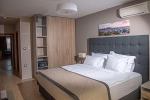 Best Western Premier Plovdiv Hills客房内的一张或多张床位