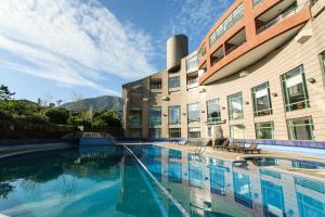 阳明山天籁渡假酒店内部或周边的泳池